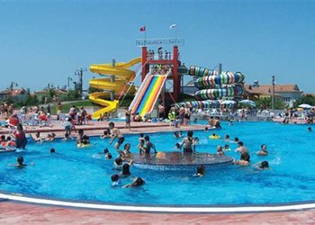 Samsun Engiz Aquapark - Engiz Yüzme Havuzu Resmi